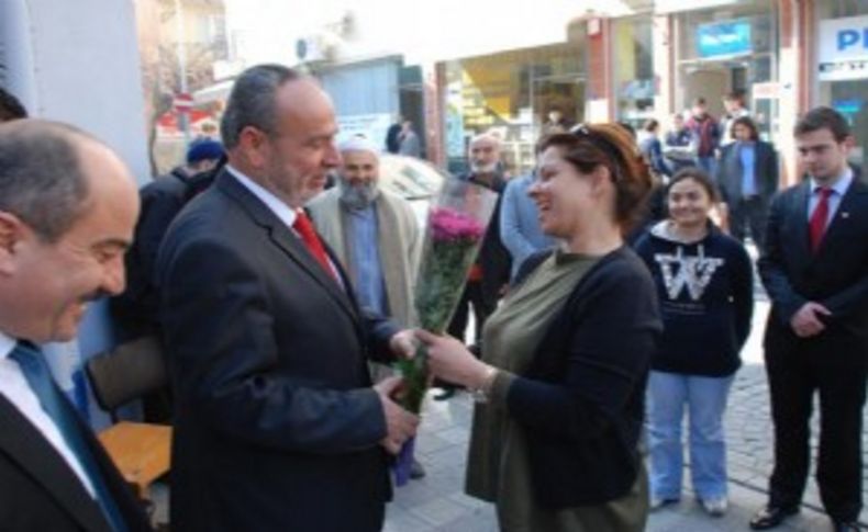 SP Adayı Özüdoğru, Kemalpaşa’da duygu seliyle karşılandı